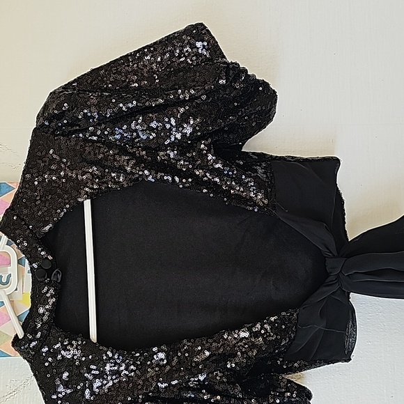 Alex & Sophia Junior Open Back Short Puff Sleeve Sequin Top Blouse Black Size Sm - Picture 4 of 9